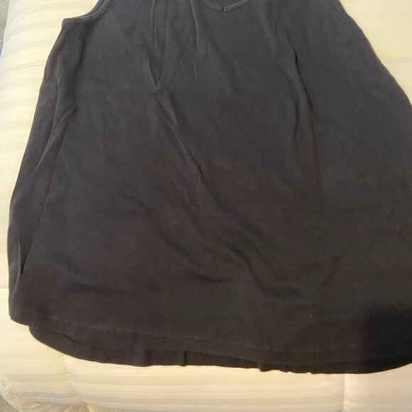 Talbots women plus Set of 3 V neck Curved hem tank - Picture 2 of 2